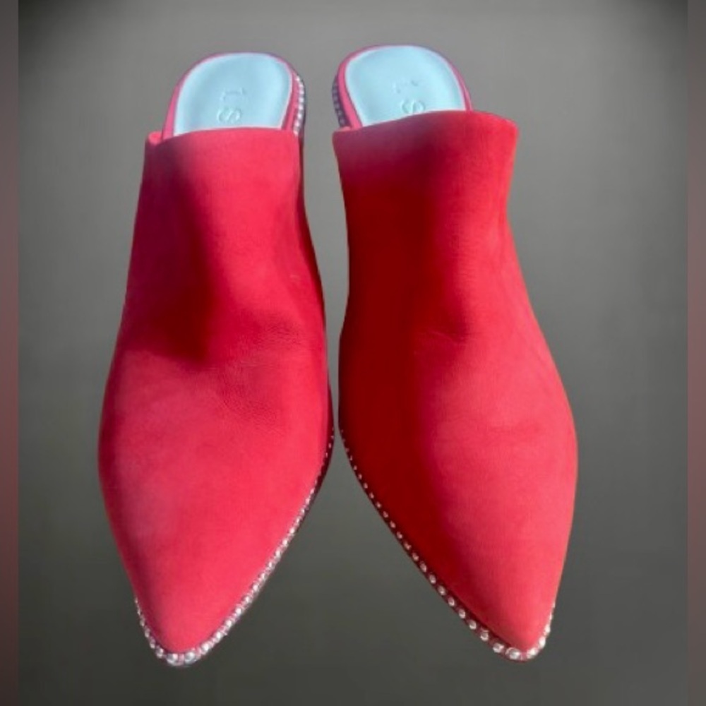 NWOT, 1State, soft, genuine, Nubuck-like suede mule. Sz 6